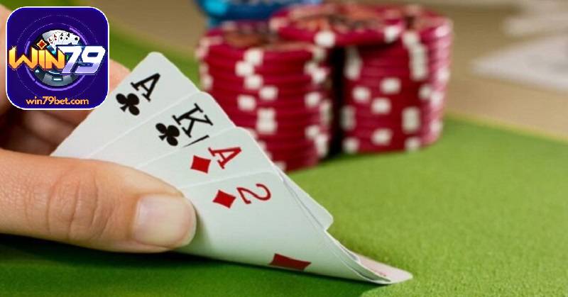 Người chơi bài catte sẽ so bài với đối thủ để tìm ra người thắng cuộc